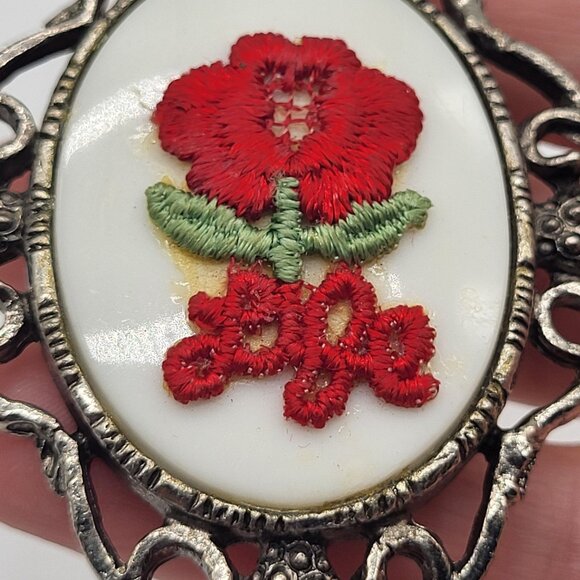 VTG Silver Tone Brooch Pendant with white cabochon and Red LIFE Flower Applique - Picture 3 of 10
